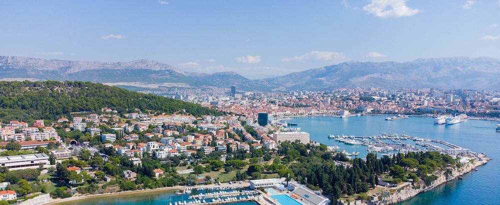 Beachfront Apartment Drazen, With Patio & Parking