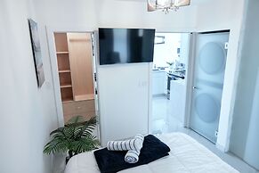 Dolphin Suites