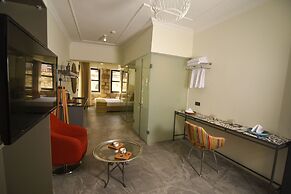 Warm Studio Flat with Patio LOTUS