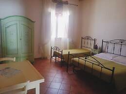 Tobia's House