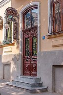 Kope Palace