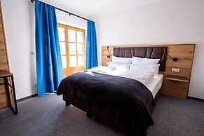 SL Hotel