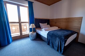 SL Hotel