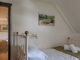 Rose Thatch