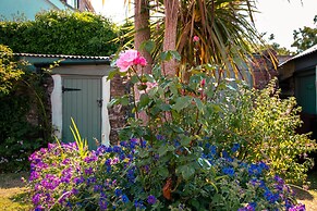Rose Thatch