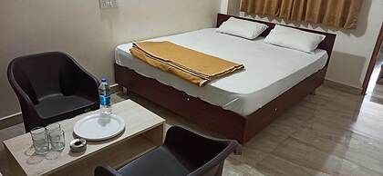 iROOMZ Suchira Lodge