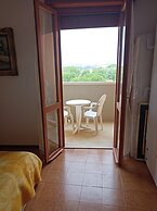 Seafront Apartment for Rent 6 Sleeps Skyscraper