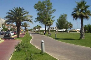 Seafront Apartment for Rent 6 Sleeps Skyscraper