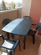 Seafront Apartment for Rent 6 Sleeps Skyscraper