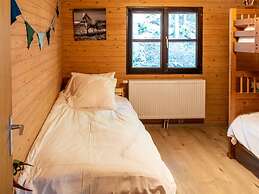 Chalet in the Woods With Nordic Bath