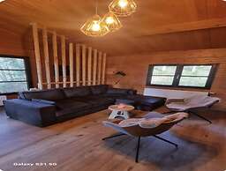 Chalet in the Woods With Nordic Bath