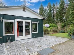 Arendonk Pondside Chalet