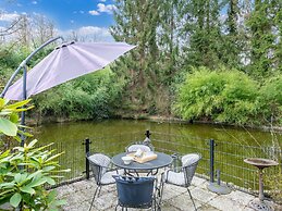 Arendonk Pondside Chalet