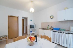 Apartments Boguvila - Two-bedroom Basic Apartment With Terrace -