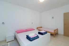 Apartments Boguvila - Two-bedroom Basic Apartment With Terrace -