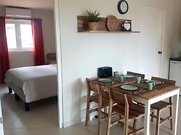 Air-conditioned Mama Sha Apartment Near Jan Thiel