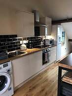 Modern Penthouse With Views in Stroud