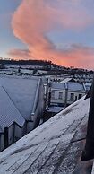 Modern Penthouse With Views in Stroud