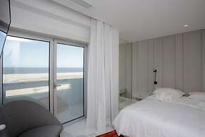Sea Side Luxury Apartment
