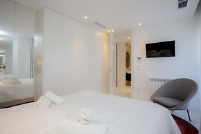 Sea Side Luxury Apartment