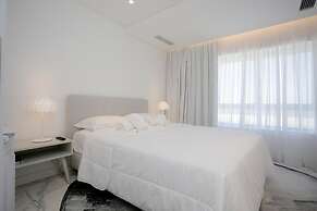 Sea Side Luxury Apartment