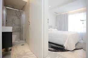 Sea Side Luxury Apartment
