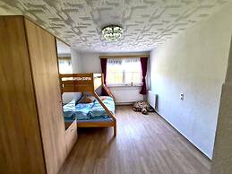 Ferienhaus in Barenstein bei Grunen Hugeln