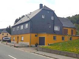 Ferienhaus in Barenstein bei Grunen Hugeln