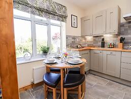 3 Rhyd Drive