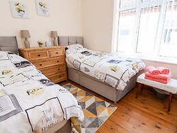 3 Rhyd Drive