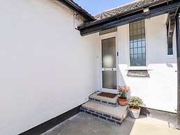 3 Rhyd Drive