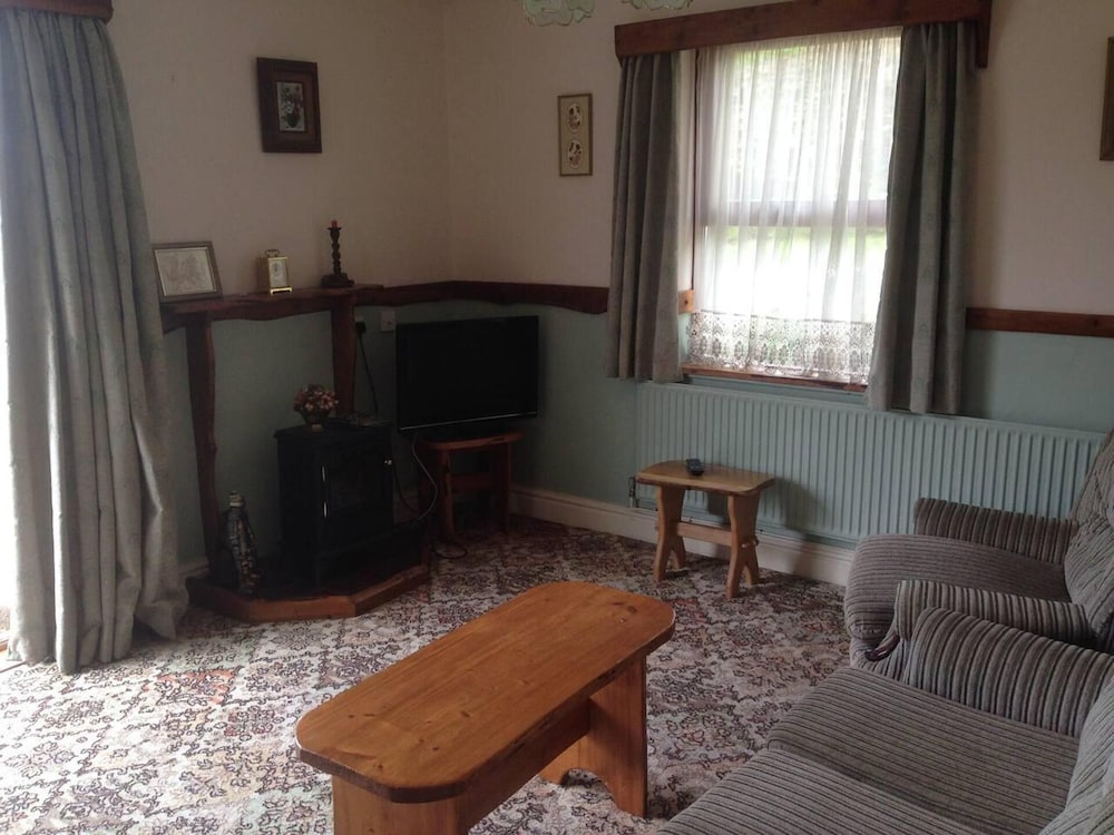 Relax in Sunset View Cottage on Cwmiar Farm