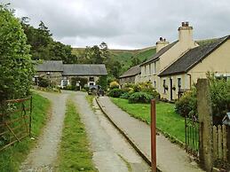 Relax in Sunset View Cottage on Cwmiar Farm