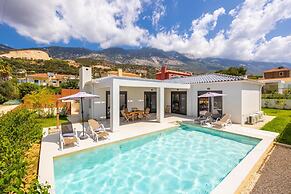 Villa Petra in Afrato