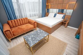 Center Suite