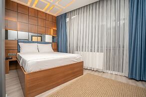 Center Suite