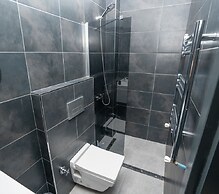 Center Suite