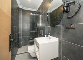 Center Suite