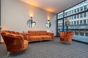Center Suite
