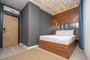 Center Suite