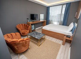Center Suite