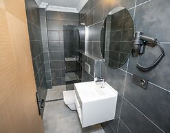Center Suite