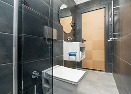 Center Suite