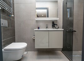 Center Suite