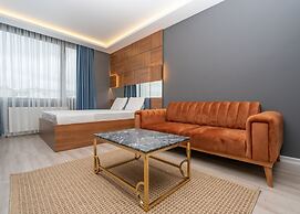 Center Suite