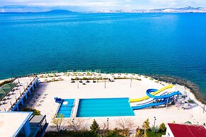 DEDEMAN VAN RESORT & AQUA