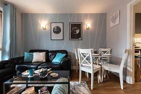 Black Moon 2 bed 2 bath Central location