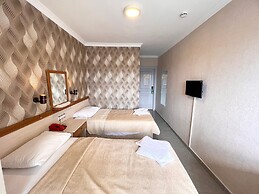 Saturn Hotel