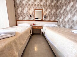 Saturn Hotel