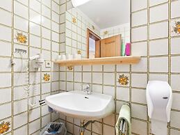 Studio in Saalbach Near Ski Slopes